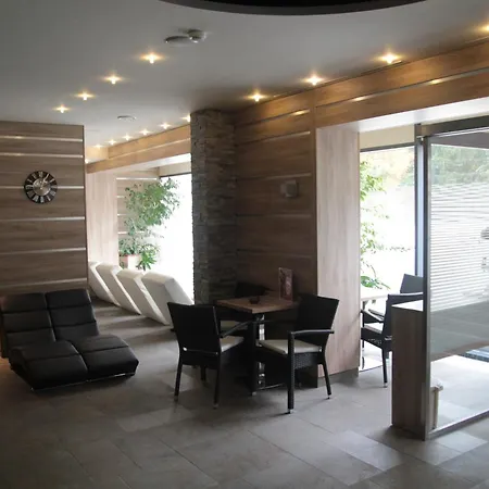 Ve Vysokych Tatrach Štrbské Pleso