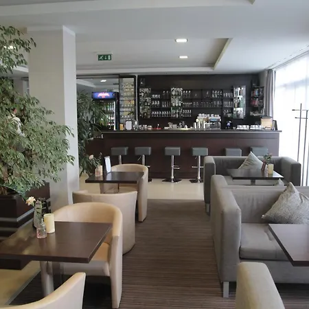 Ve Vysokych Tatrach * Štrbské Pleso