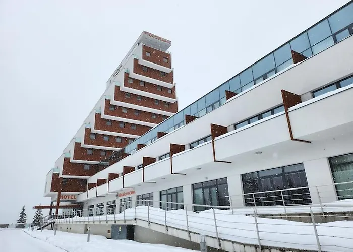 Ve Vysokych Tatrach Štrbské Pleso